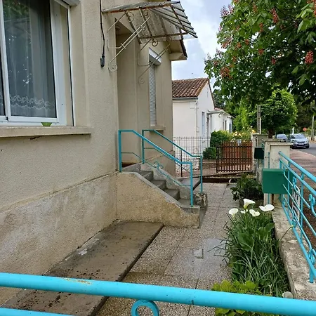 Agreable A De 35 M² Avec Parking Prive *