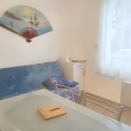 Διαμέρισμα Agreable A De 35 M² Avec Parking Prive *