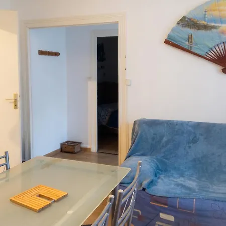 Agreable A De 35 M² Avec Parking Prive