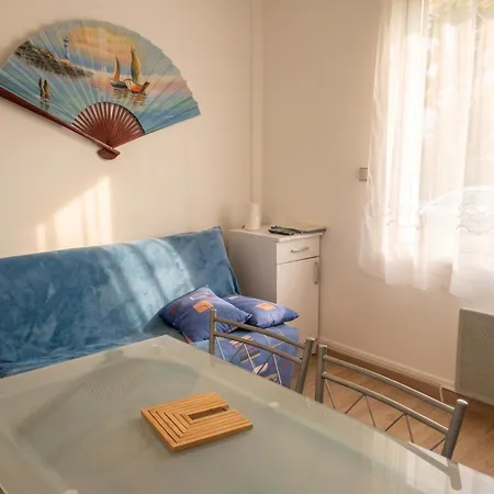 Agreable A De 35 M² Avec Parking Prive Διαμέρισμα *