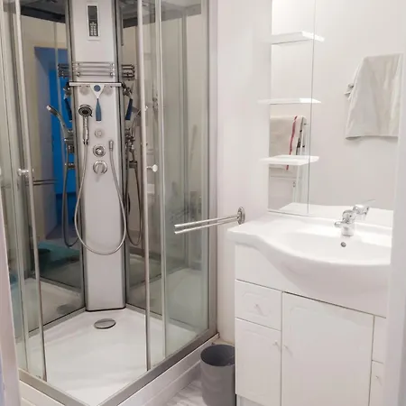 Apartmán Agreable A De 35 M² Avec Parking Prive *