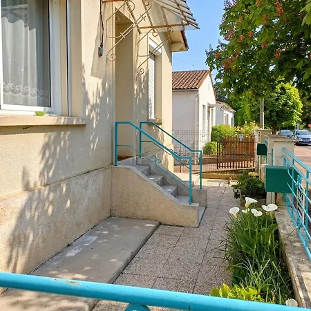 Διαμέρισμα Agreable A De 35 M² Avec Parking Prive *