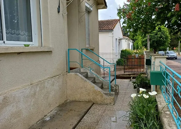à De 35 M² Avec Parking Privé *
