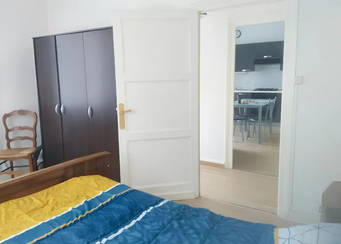 à De 35 M² Avec Parking Privé * Jonzac