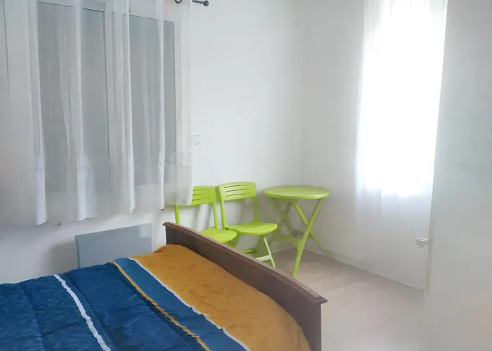 à De 35 M² Avec Parking Privé Apartamento